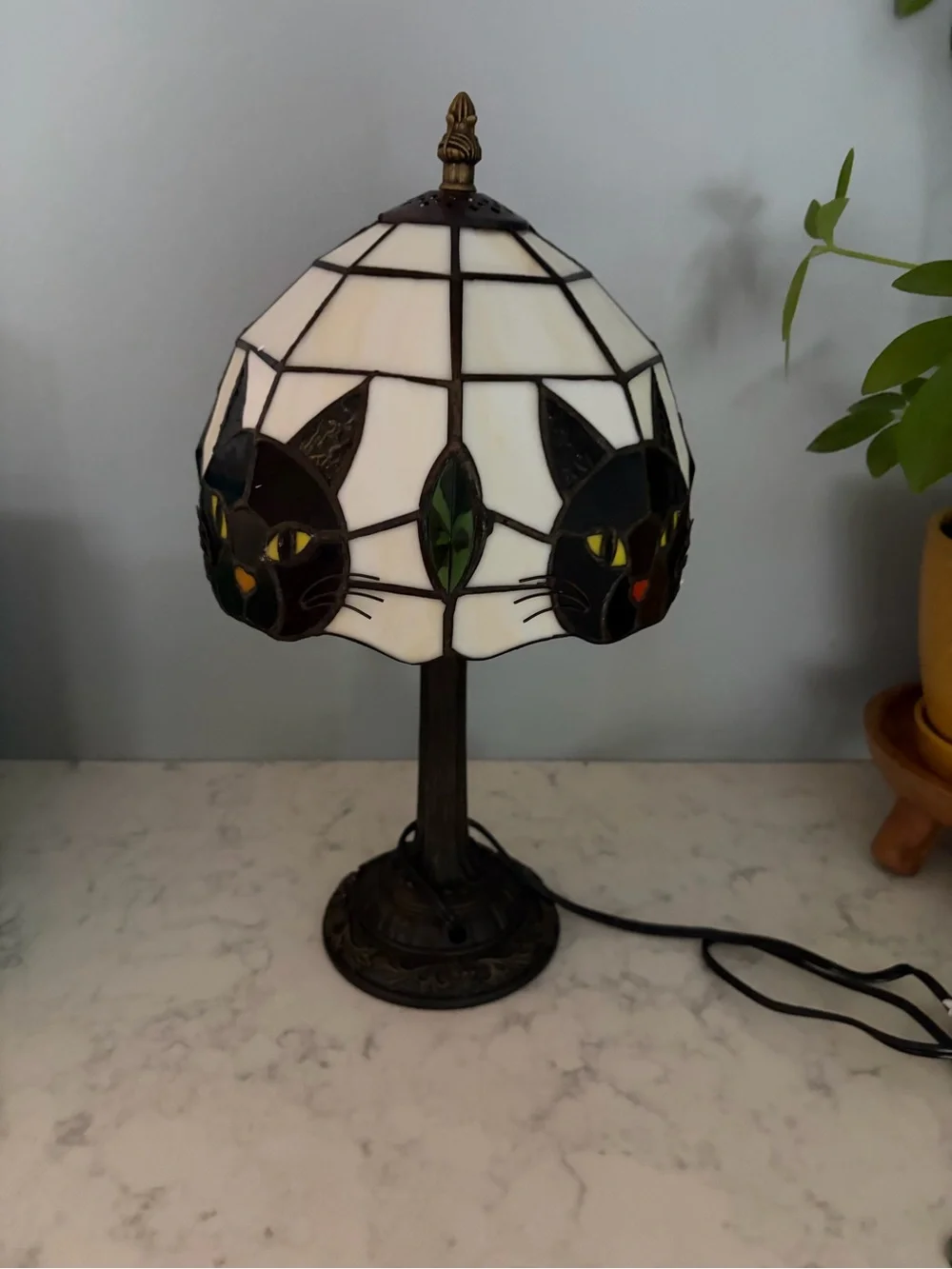 Tiffany Style Black Cat Stained Glass Table Lamp  Small Quirky Table Lamp NIB